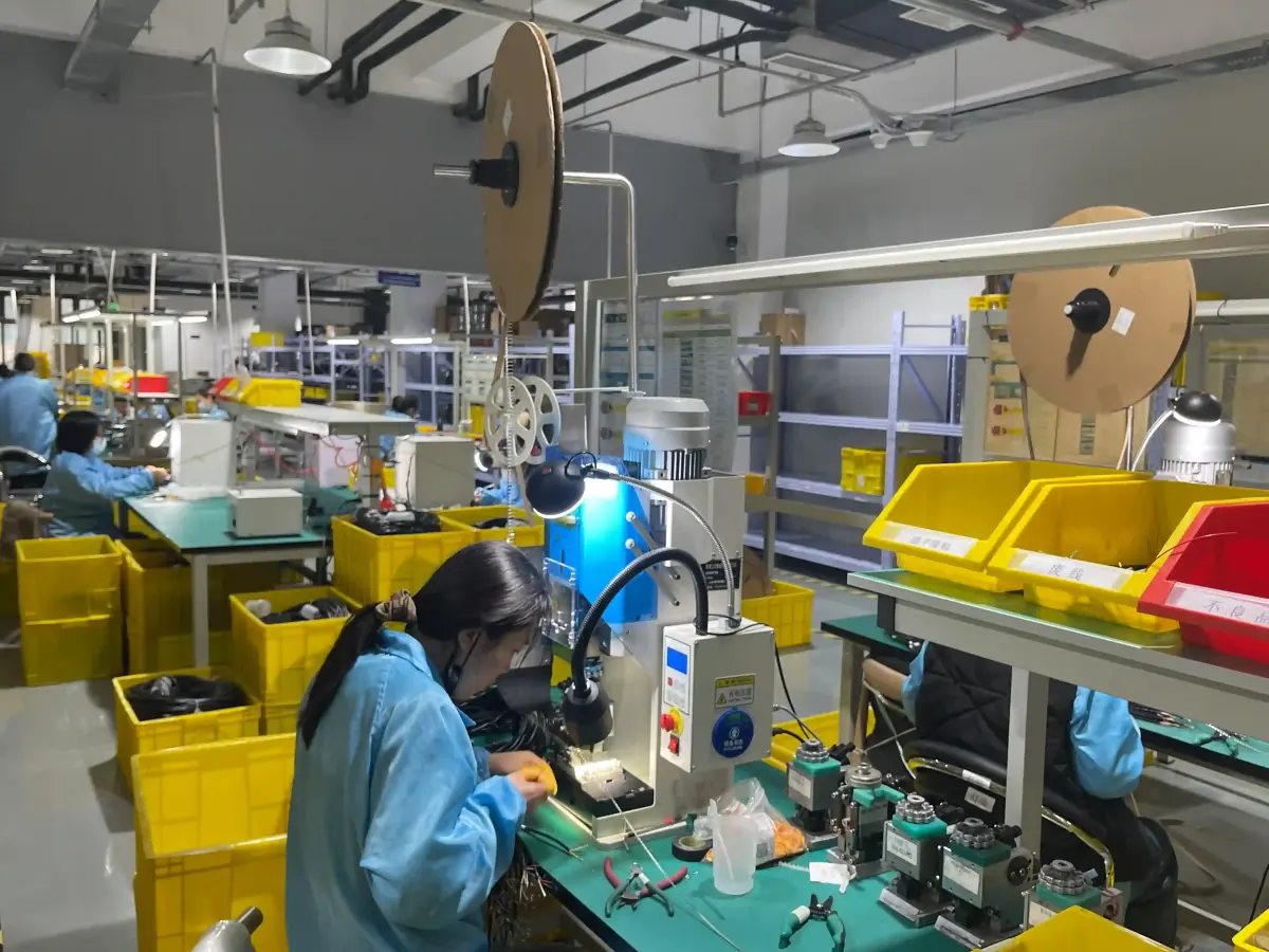 Cómo Depinar un Conector sin Dañar la Cavidad, el Terminal ni el Arnés